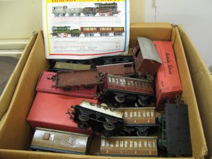 Lot 77 - O Gauge Tinplate Rolling Stock - Sold for £50