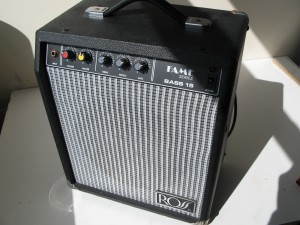 Fame Series Bass 15 practice guitar amplifier by Ross. 15 Watt amp 40 Watt 10" Celestion speaker. PAT Tested