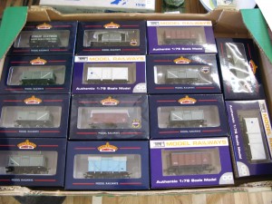 Lot 43 - Collection of 14 Bachmann model railway 1:78 scale rolling stock - Sold for £65