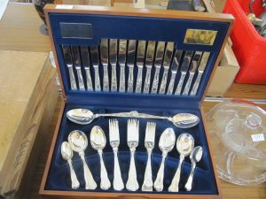 Lot 131 - Viners cutlery set - Sold for £27