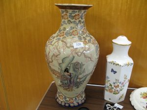 Lot 320 - Large Japanese Vase - Sold for £30
