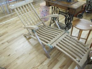 Lot 69 - Ex ocean liner steamer chair - Sold for £50