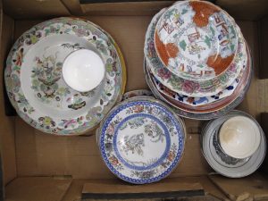 Lot 132 - Box of Far Eastern China - Sold for £65