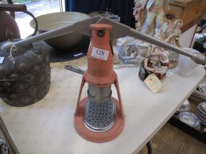 Lot 128 - Feame Baby Espresso Maker - Sold for £40