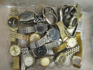 Lot 127 - Collection of gentlemans watches - Sold for £85
