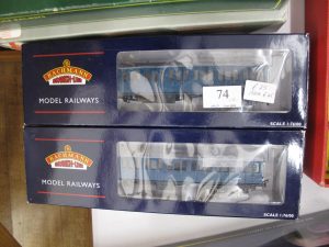 Lot 73 - Pair of Bachmann 00 Gauge BR Blue Coaches - Sold for £42