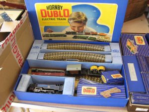 Lot 34 - Hornby Dublo Electric Train Set - Sold for £50