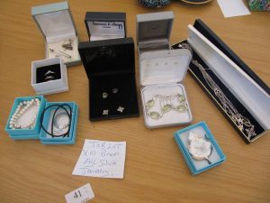Lot 41 - Silver Jewellery - Sold for £28