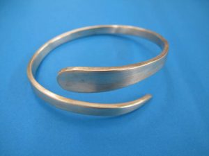 Lot 187 - White Metal BraceletSold for £40