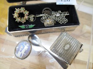 Lot 126 - Silver box and contents - Sold for £28