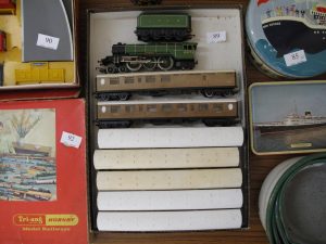 Lot 89 - Triang Hornby Flying Scotsman engine and seven coaches - Sold for £45