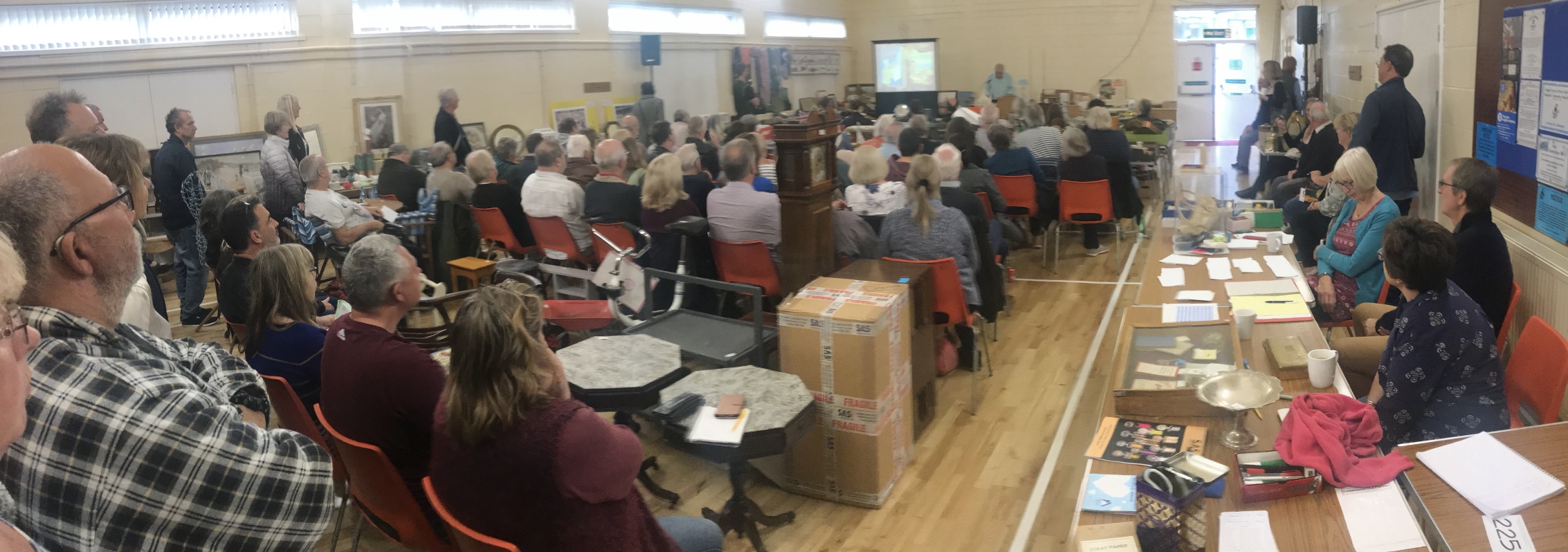 Bidders at the 5 October 2019 Auction Badger Farm