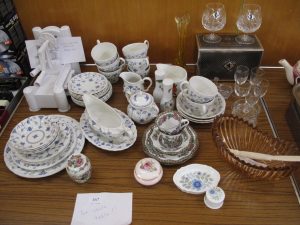 Lot 167 - Edinburgh Crystal, Yyott Finlandia, misc ceramics and glass - Sold for £60