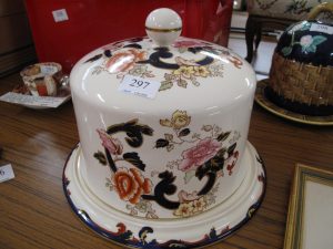 Lot 297 - Large Masons Cheese dome - Sold for £40