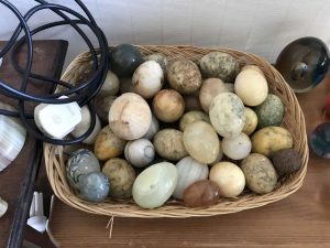 Around 40 Mineral Eggs