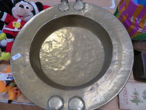 Large brass bowl sold for £25